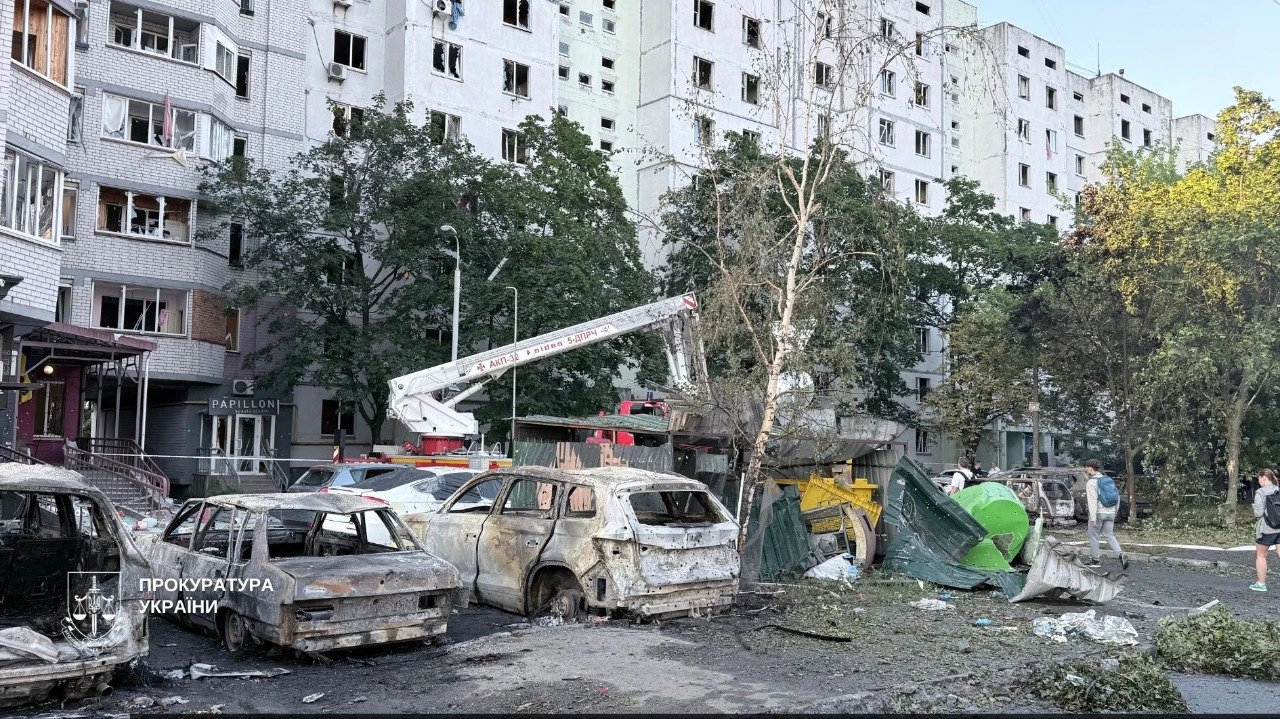 У столиці документують наслідки атаки рф: пошкодження зафіксували в семи районах Києва
