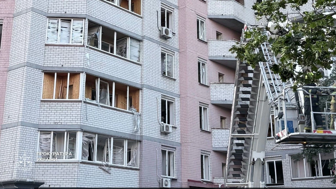 У столиці документують наслідки атаки рф: пошкодження зафіксували в семи районах Києва