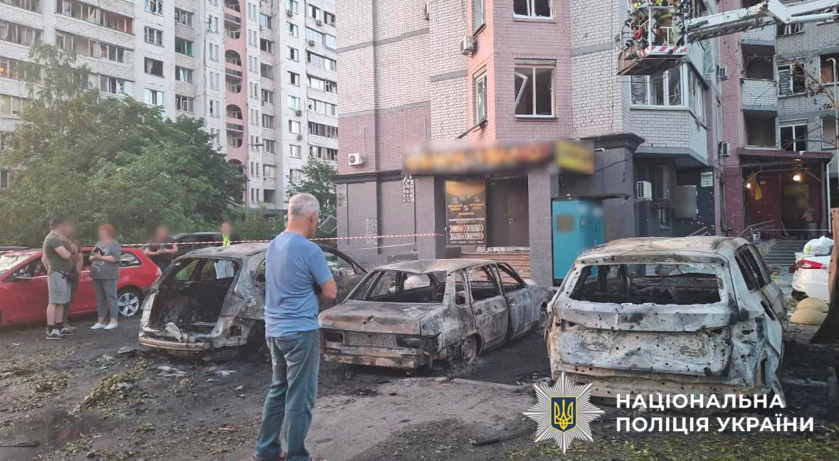 У столиці документують наслідки атаки рф: пошкодження зафіксували в семи районах Києва