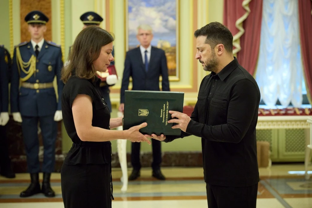 Зеленський відзначив орденами та медалями захисників неба