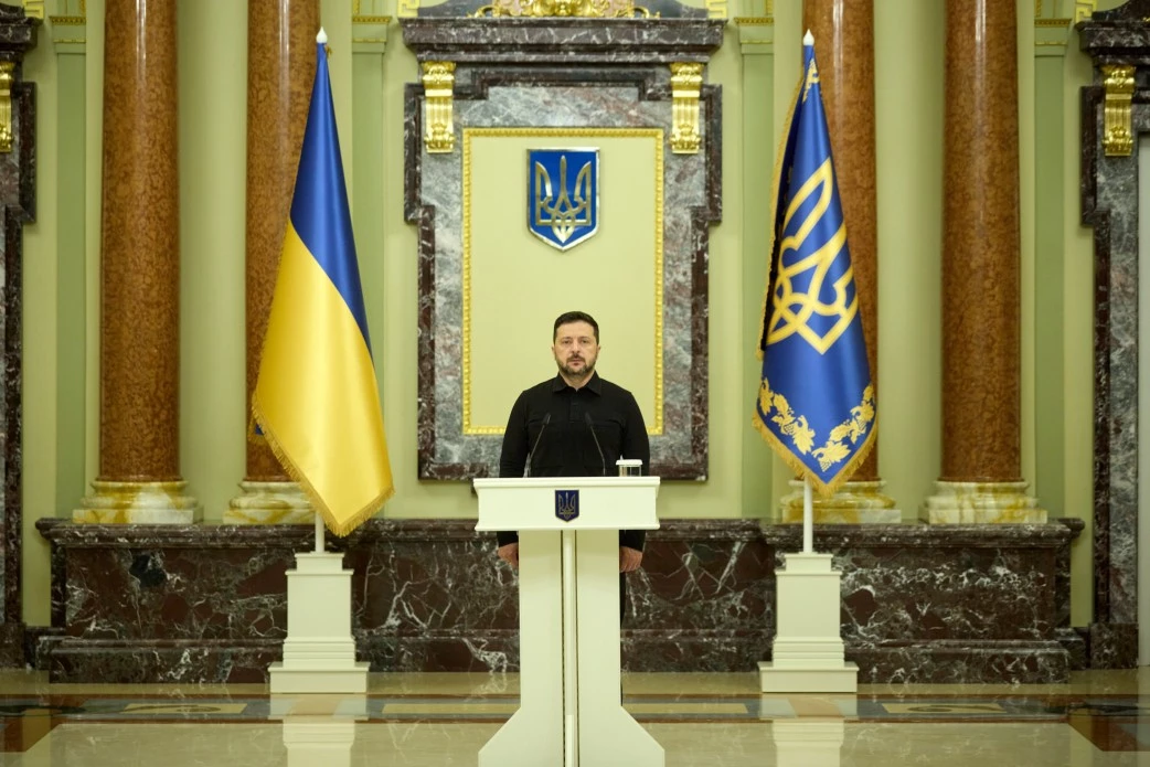 Зеленський відзначив орденами та медалями захисників неба