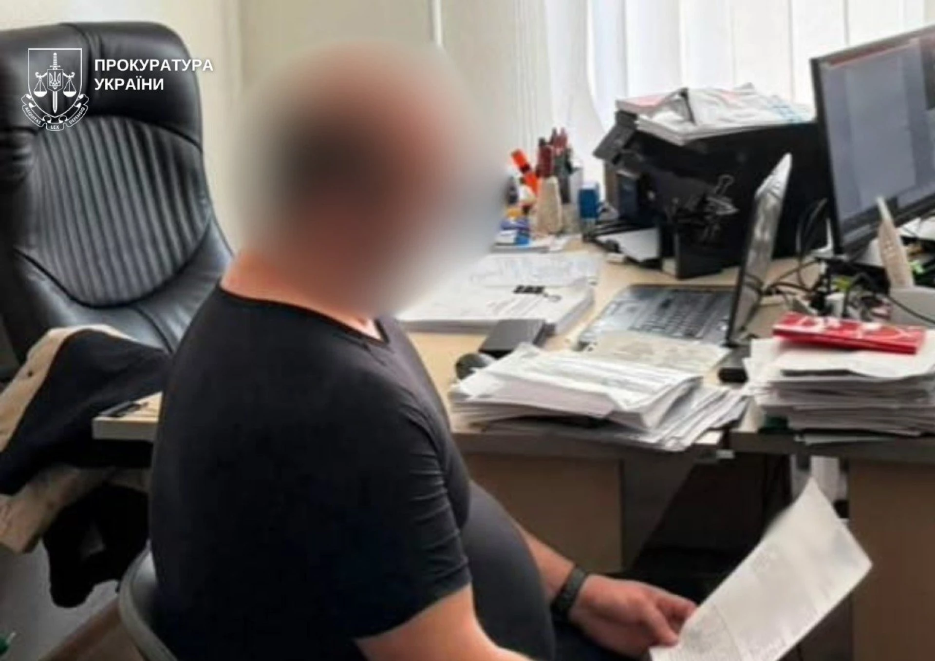 У Києві батька підозрюють у розбещенні 3-річної доньки та виготовленні дитячої порнографії