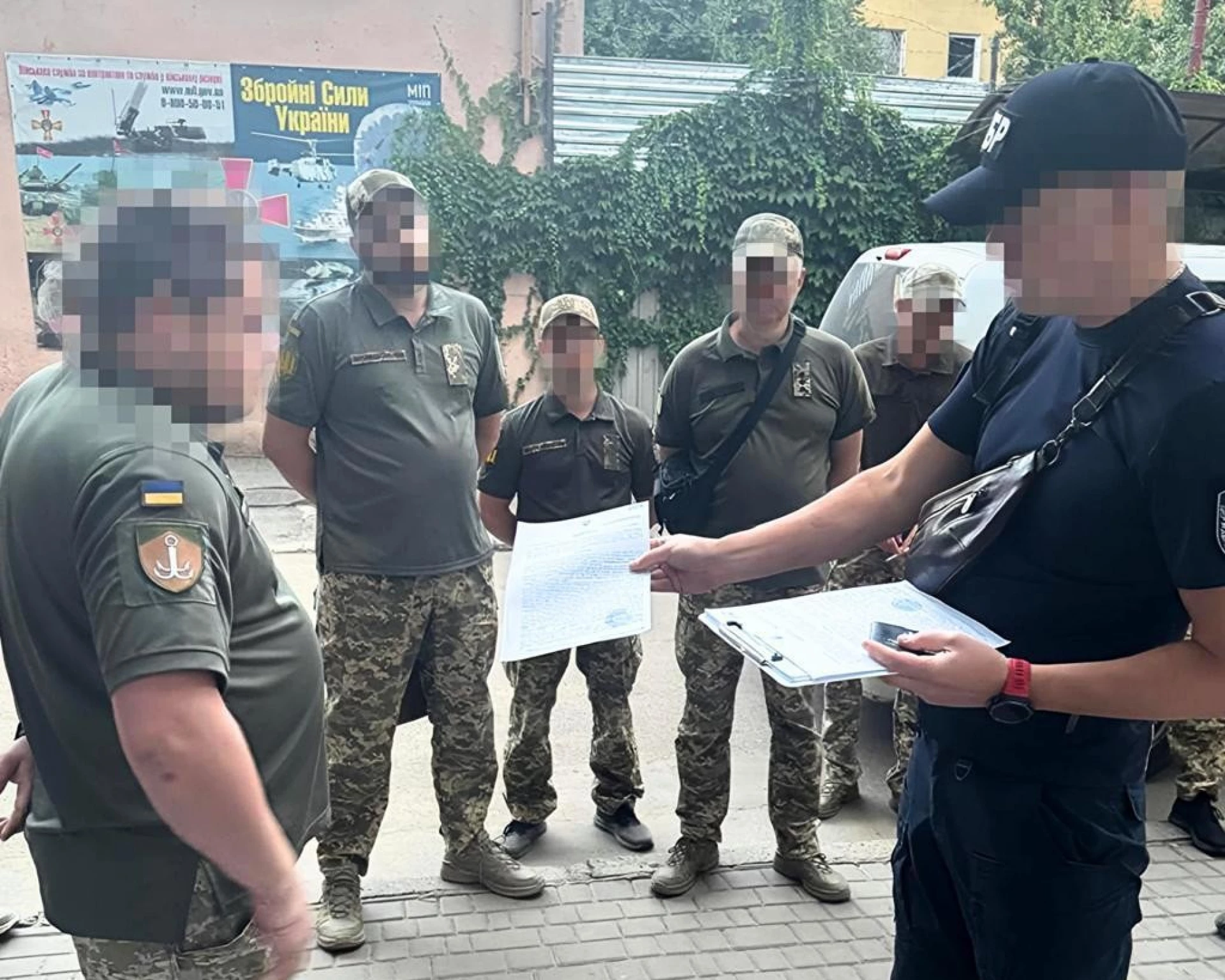 Збивали авто і душили при затриманні: в Одесі затримали 10 працівників ТЦК