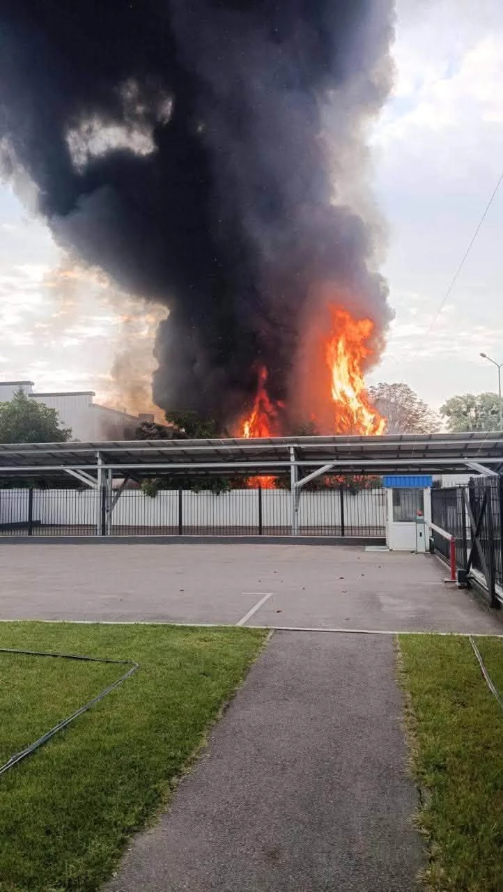 Ворог вдарив по підприємству «Київгума»