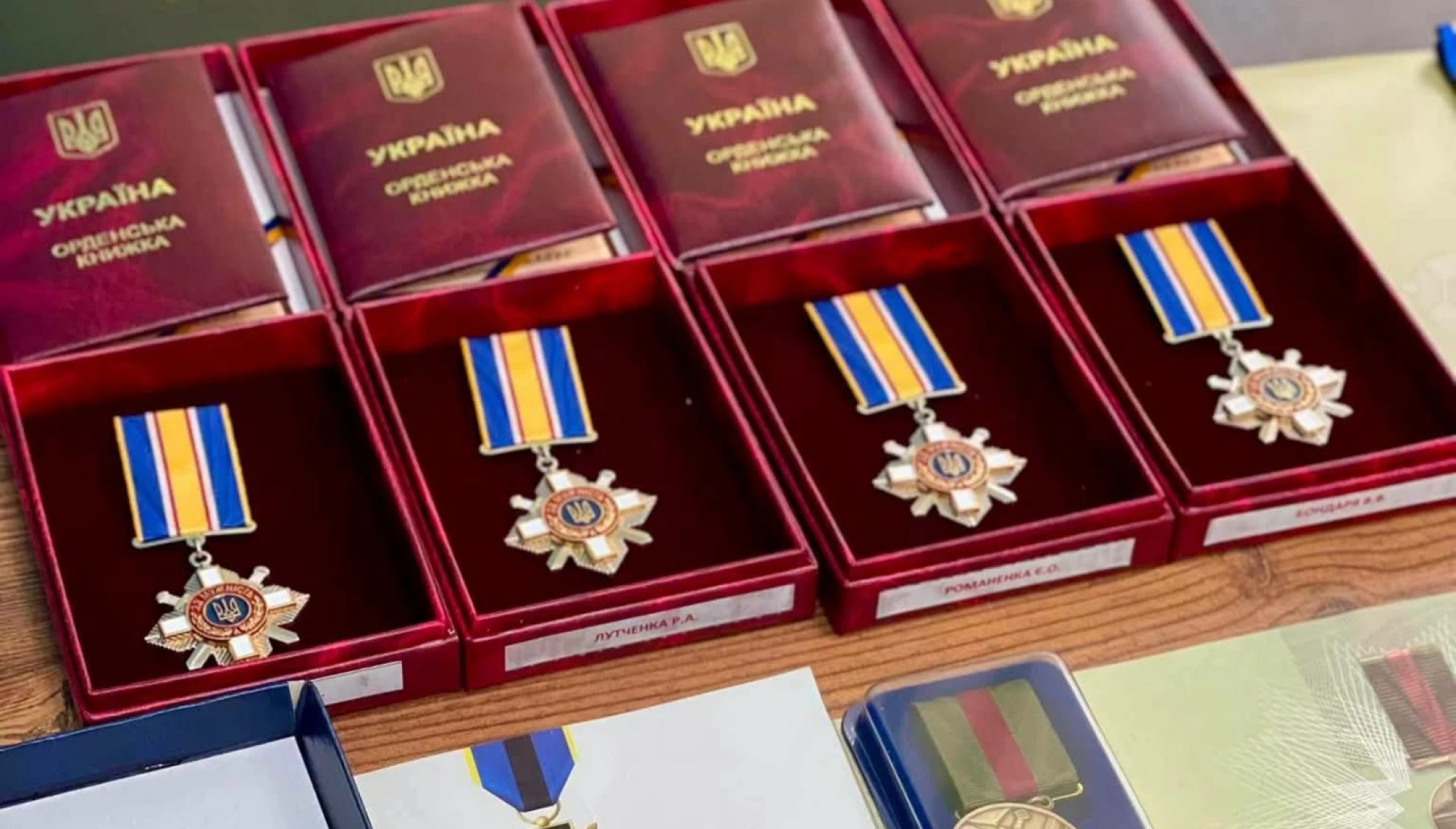 Державні нагороди передали родинам загиблих і безвісти зниклих військових із Черкаської області