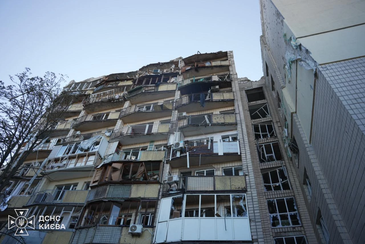 Зеленський про обстріл: росіяни довго готувалися і комбінували балістику різних типів
