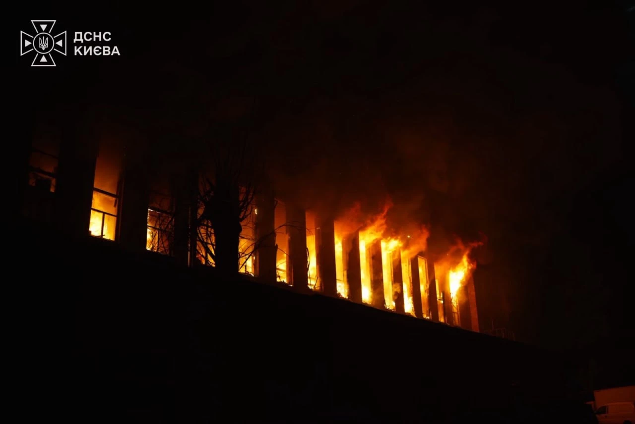 Зеленський про обстріл: росіяни довго готувалися і комбінували балістику різних типів