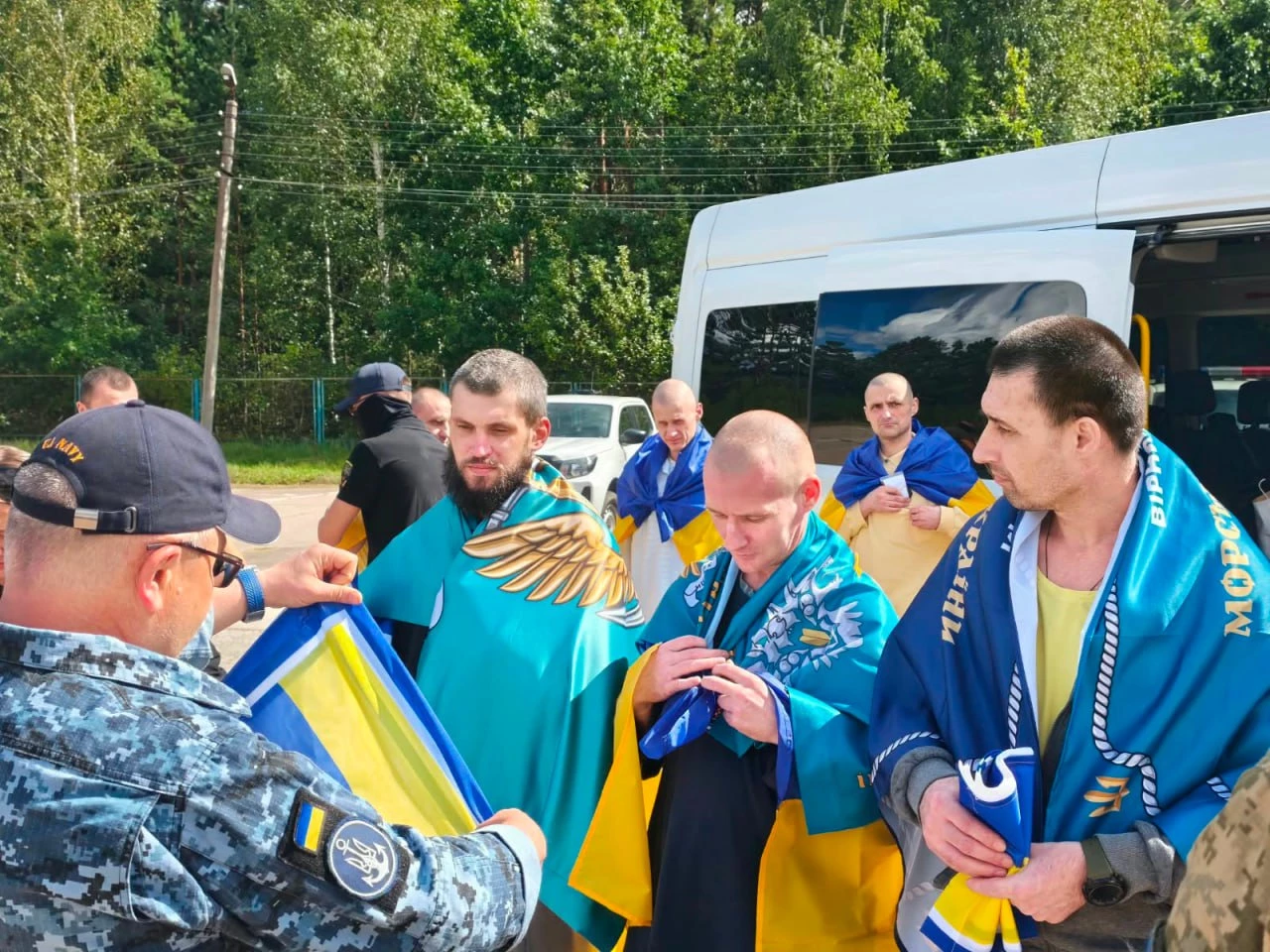 Додому з полону повернулися ще 10 українських воїнів