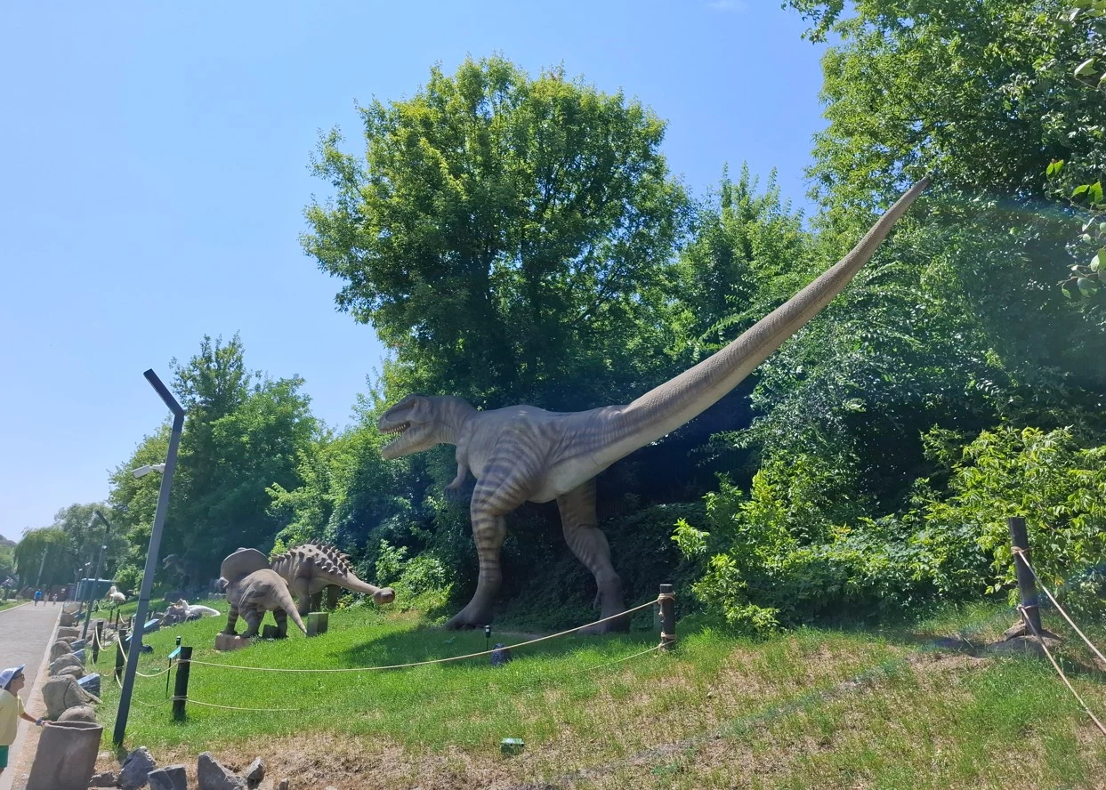 Парк динозаврів Dino Sofia в Умані: подорож у мезозойську еру. Фоторепортаж