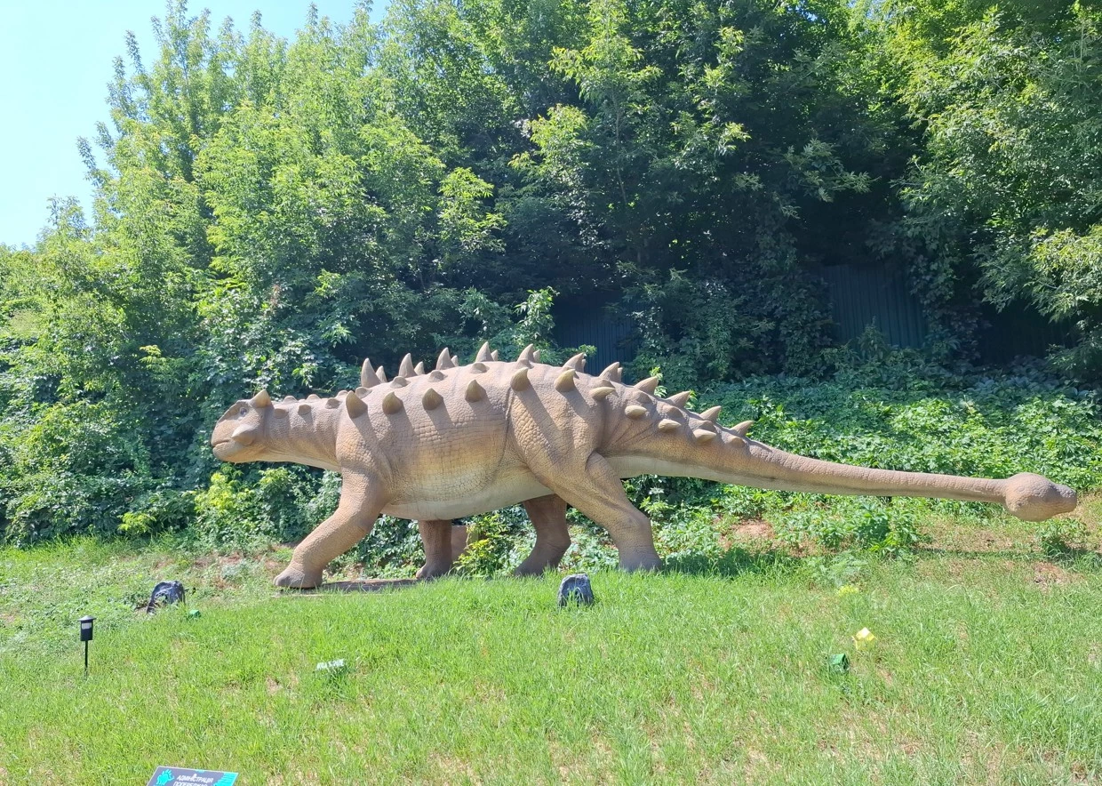 Парк динозаврів Dino Sofia в Умані: подорож у мезозойську еру. Фоторепортаж