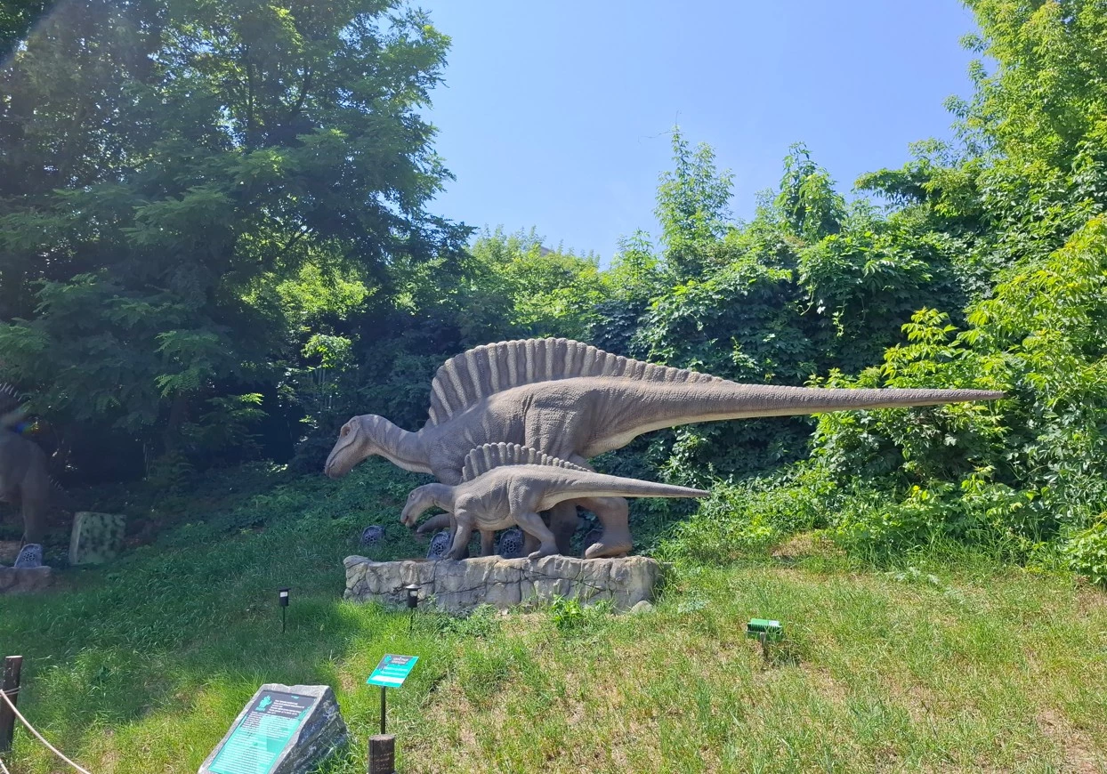 Парк динозаврів Dino Sofia в Умані: подорож у мезозойську еру. Фоторепортаж