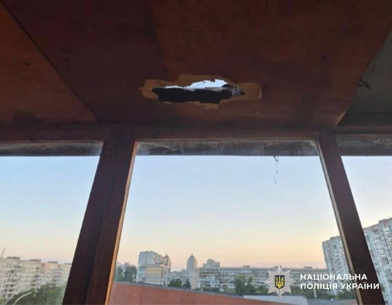 У Києві через нічну атаку пошкоджені будинки, авто, гімназія та медзаклад
