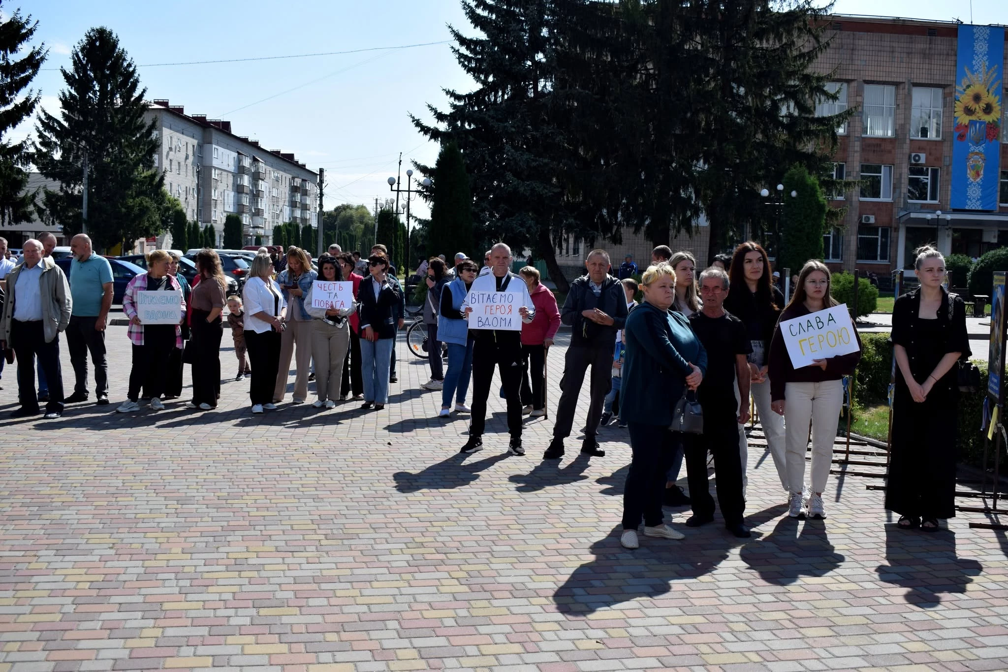 Матроса Андрія Мурзака, який повернувся з полону, зустріли на Черкащині