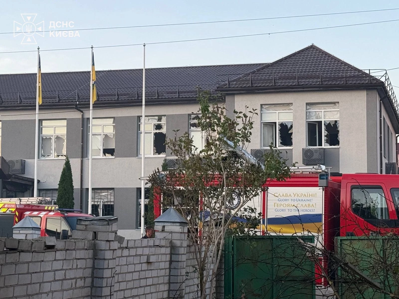 У Києві внаслідок атаки рф постраждали двоє людей, пошкоджено будинки