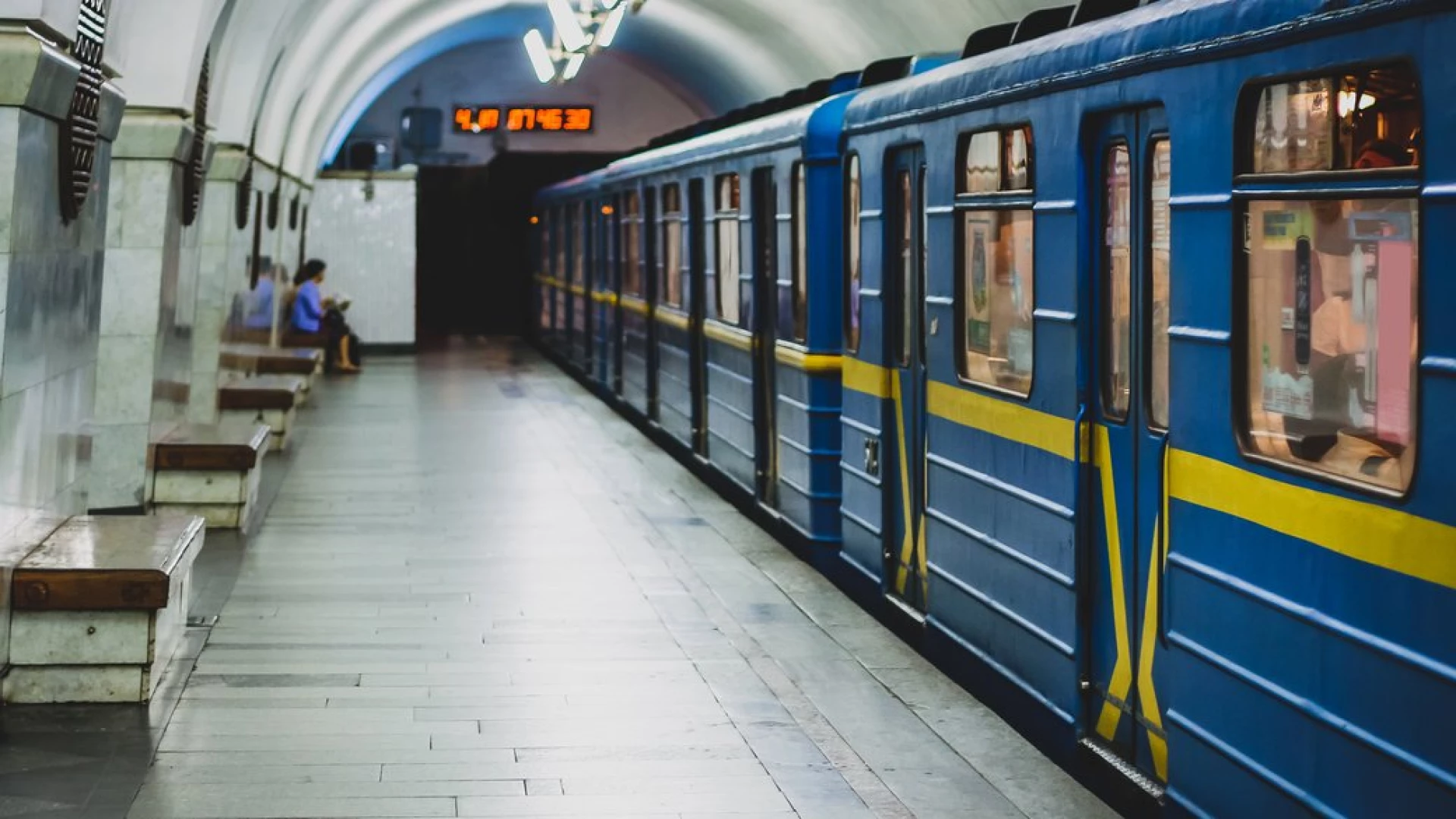 У Києві змінили рух поїздів на «червоній» лінії метро