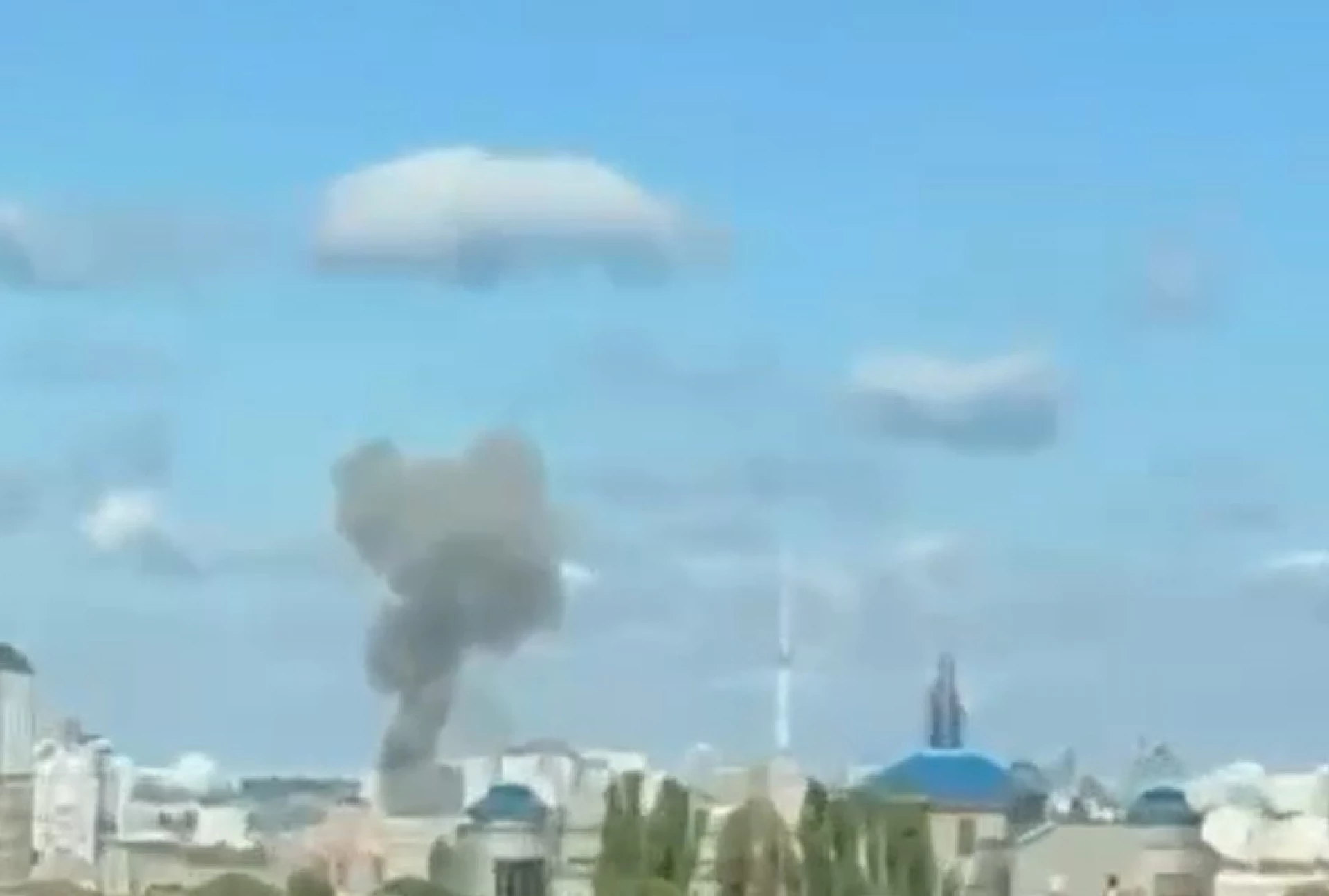 Російський «Шахед» вдарив по житловому будинку в Києві