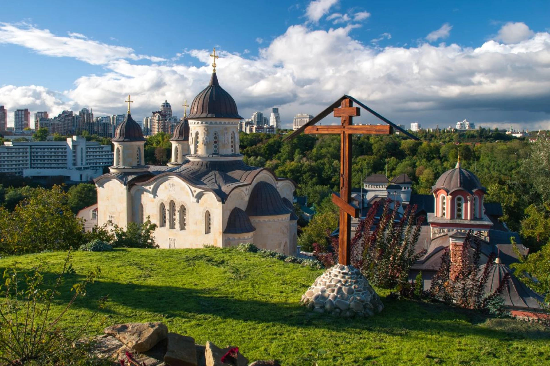 Підземний монастир у Києві: історія та таємниці Звіринецьких печер