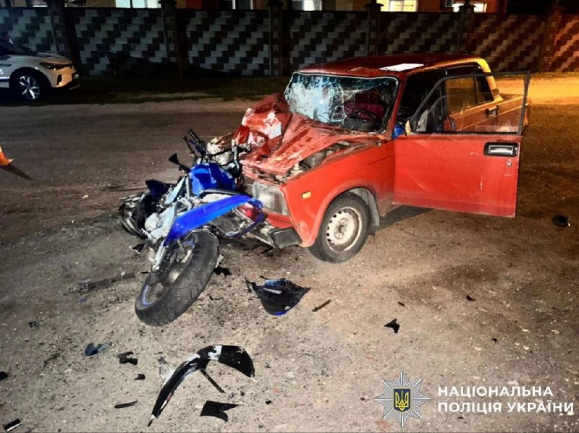 На Бучанщині ВАЗ зіткнувся з мотоциклом: 16-річного хлопця госпіталізували