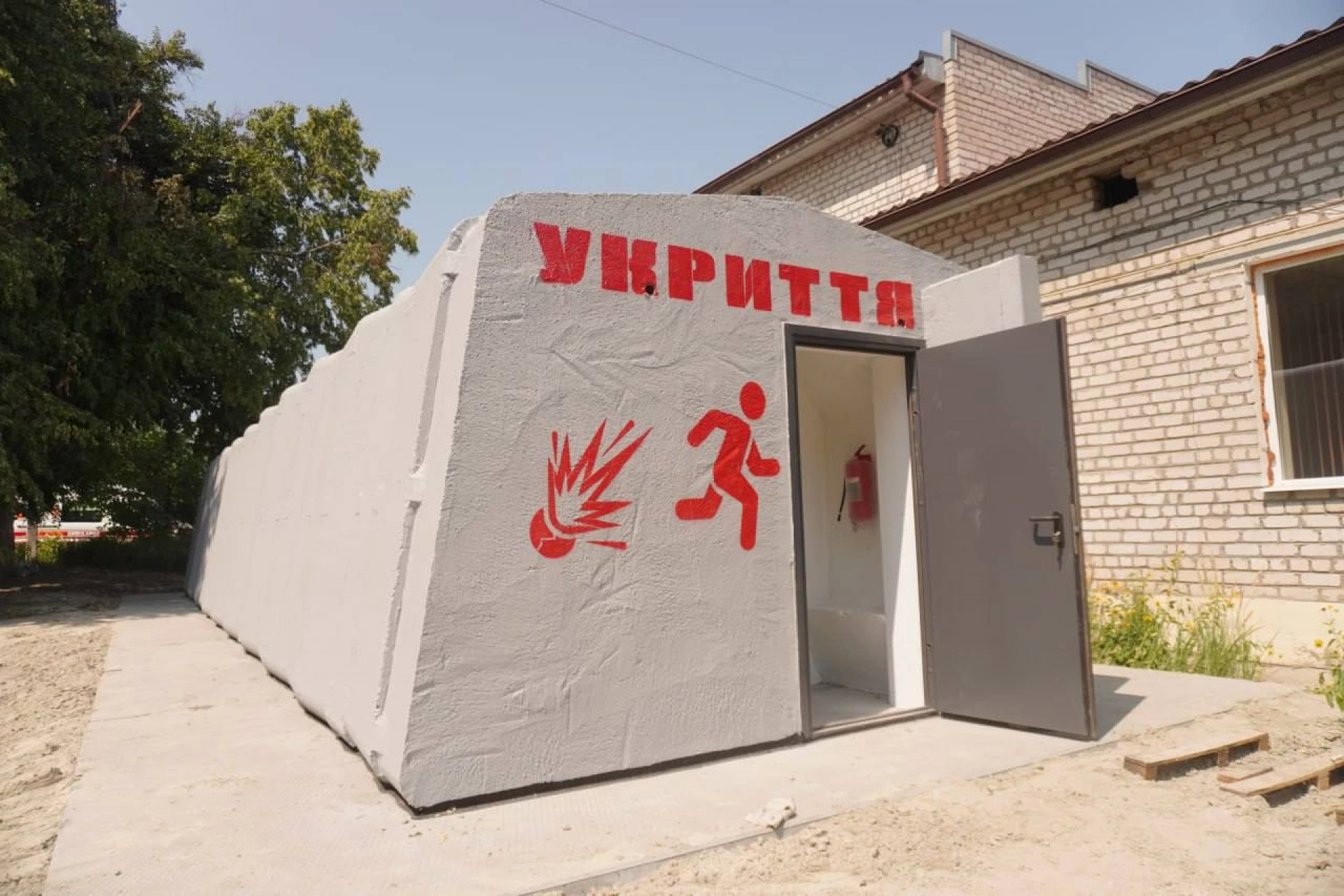На Київщині планують встановити мобільні укриття на станціях Укрзалізниці