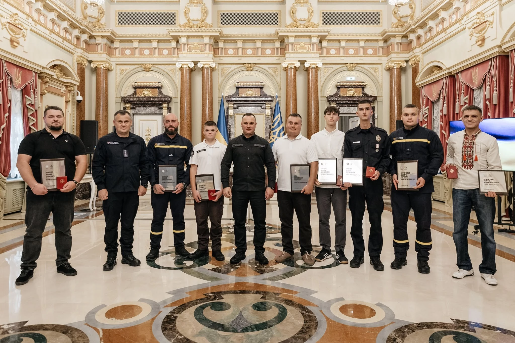 У Києві нагородили лауреатів акції «Герой-рятувальник року»: хто отримав відзнаки