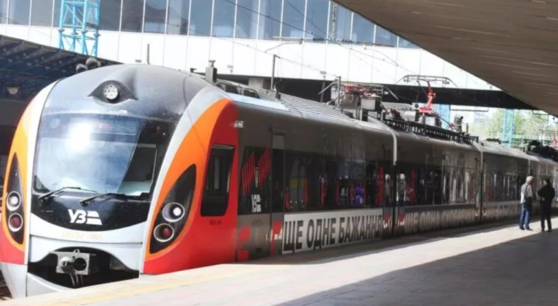 Укрзалізниця запускає 18 додаткових шатлів Kyiv City Express між правим та лівим берегом
