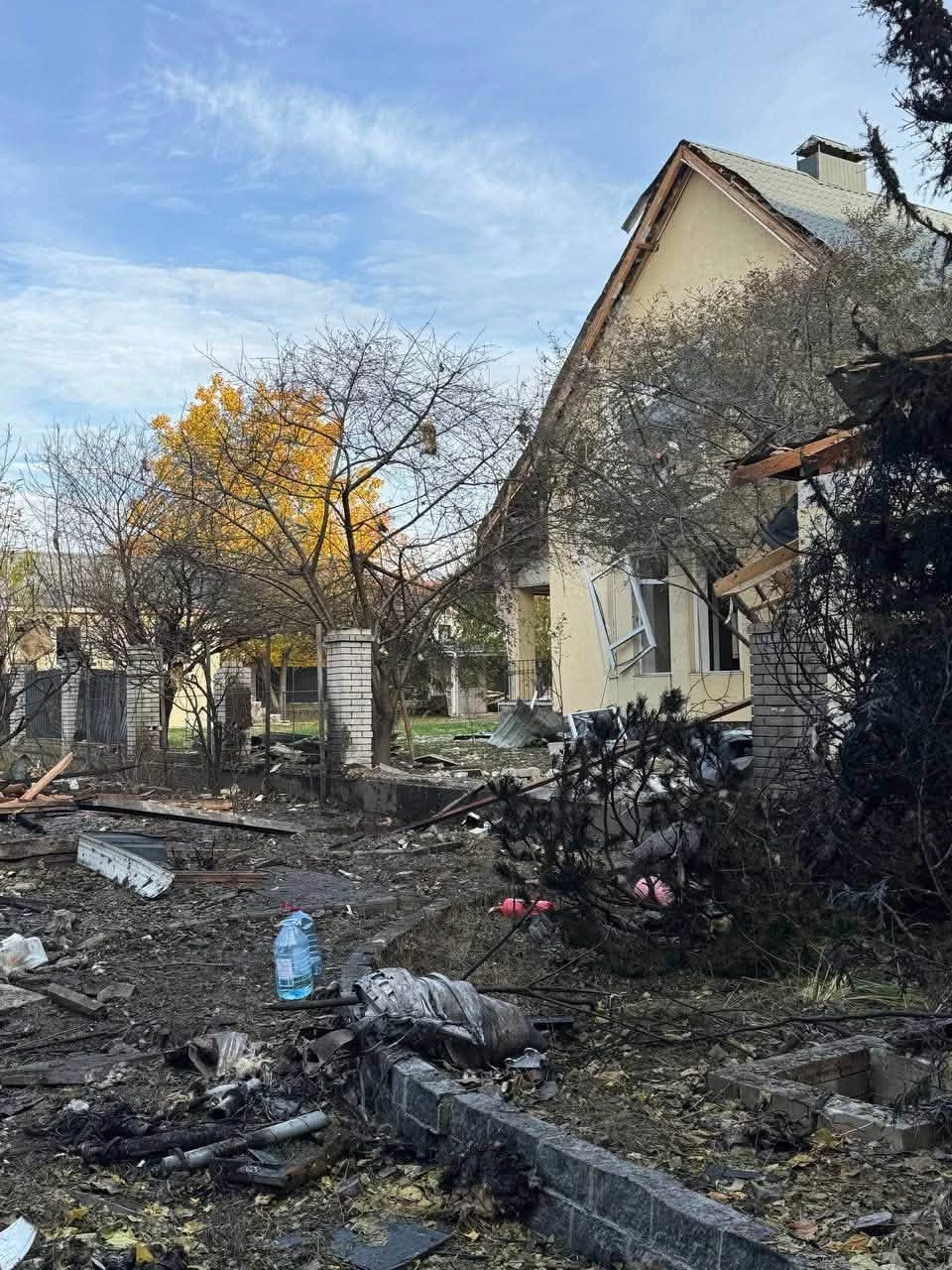 У Борщагівський громаді фіксують пошкодження та розгорнули намети з гарячими напоями