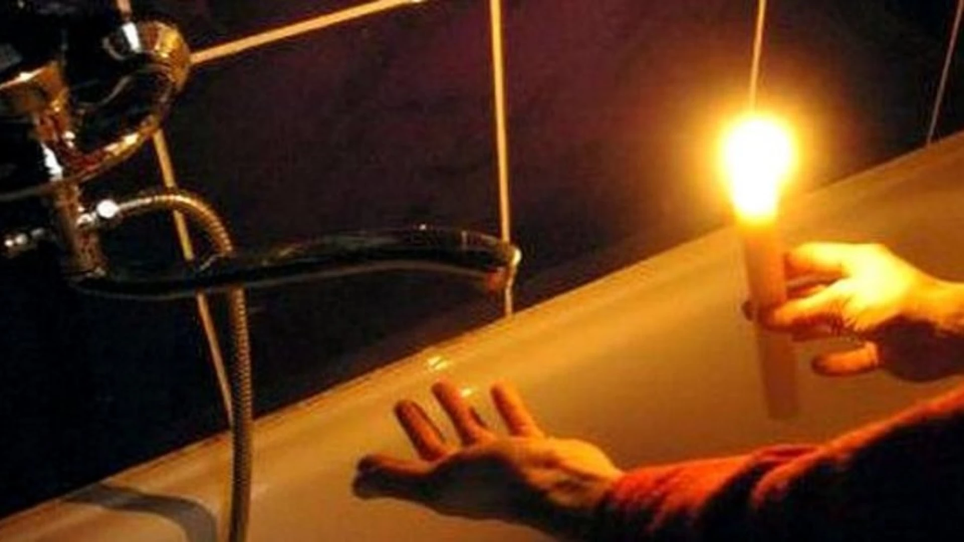 У Києві перебої зі світлом і водою: Кличко повідомив про пошкодження енергооб’єкта