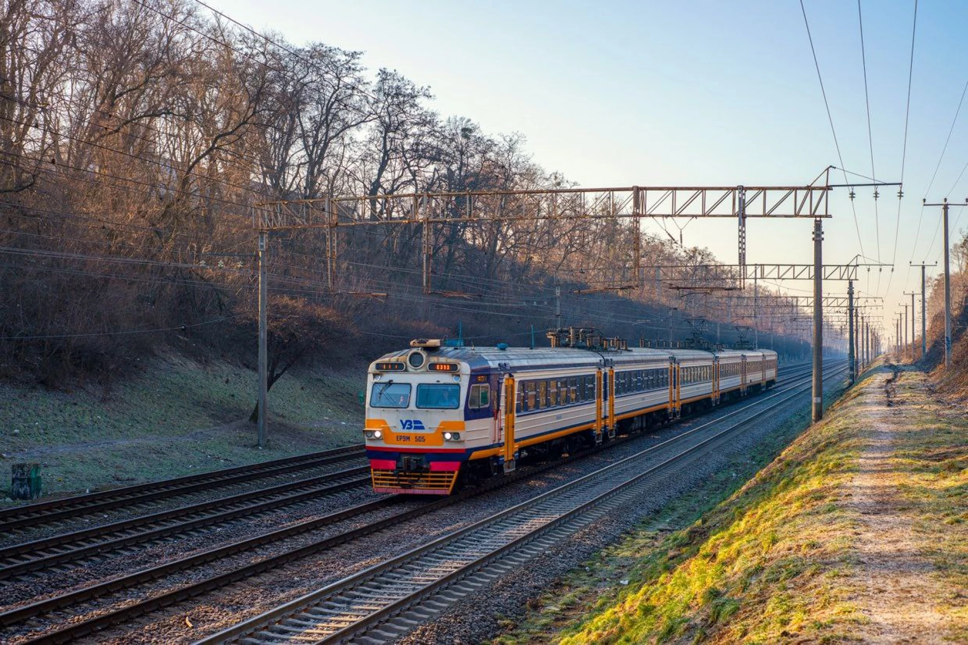 Між лівим і правим берегами Києва курсуватимуть додаткові рейси Kyiv City Express