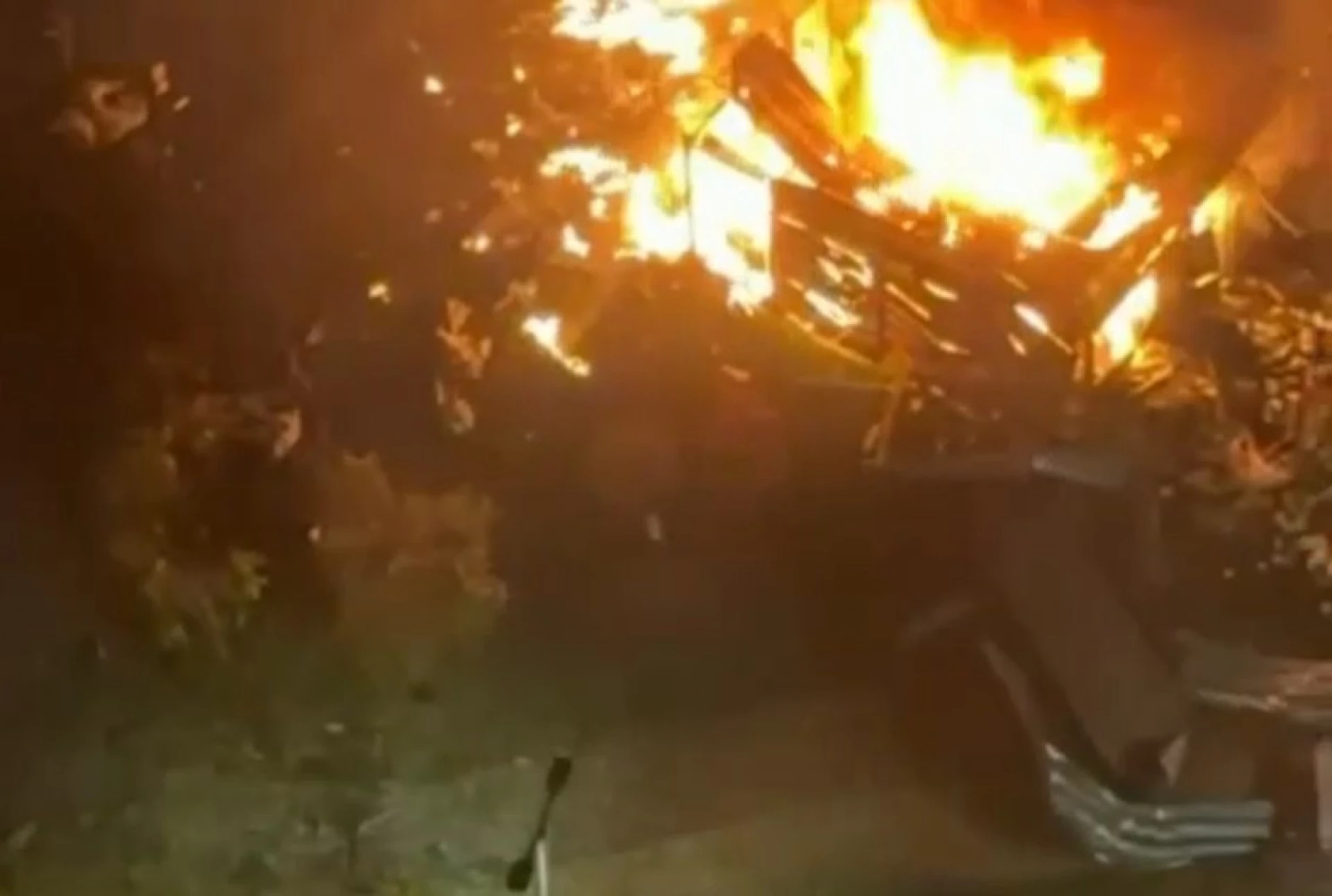 Уламки ворожого БпЛА впали біля ЖК в Києві, загинула жінка