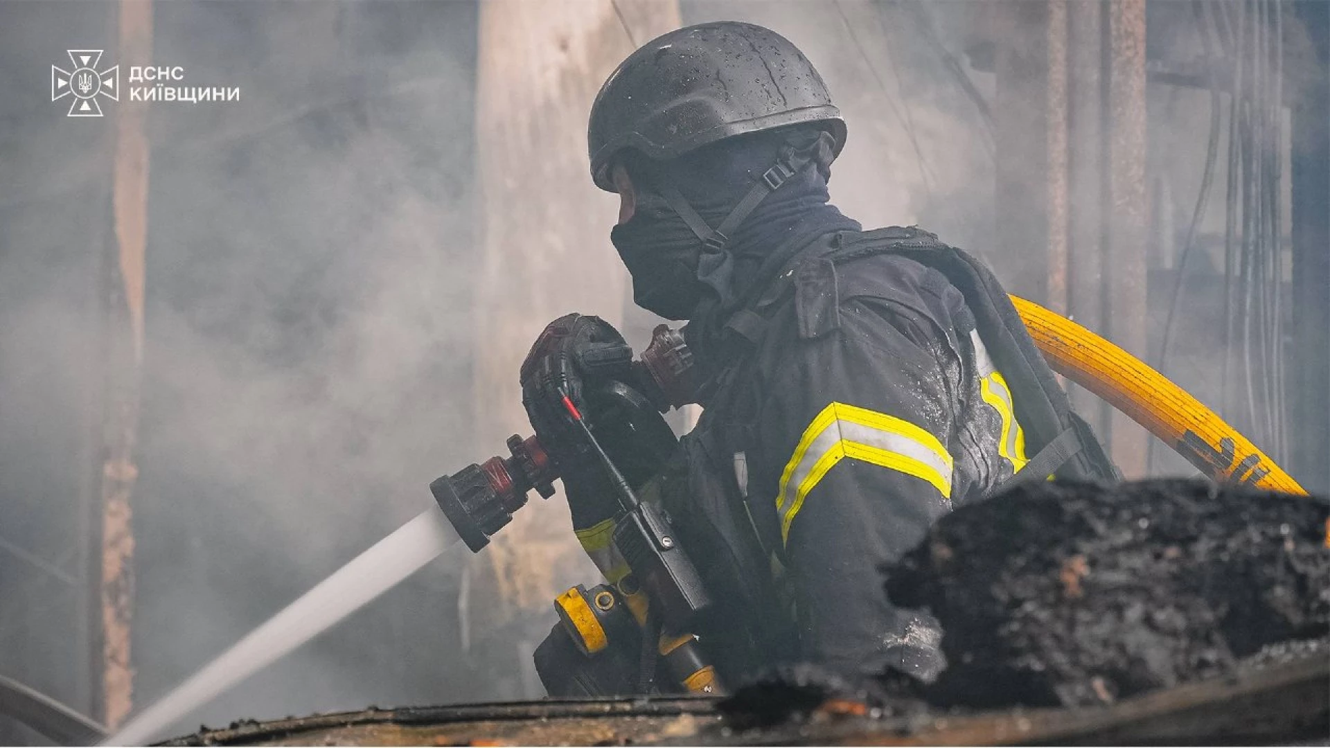 На Київщині внаслідок обстрілу пошкоджено 26 об’єктів, четверо людей постраждали