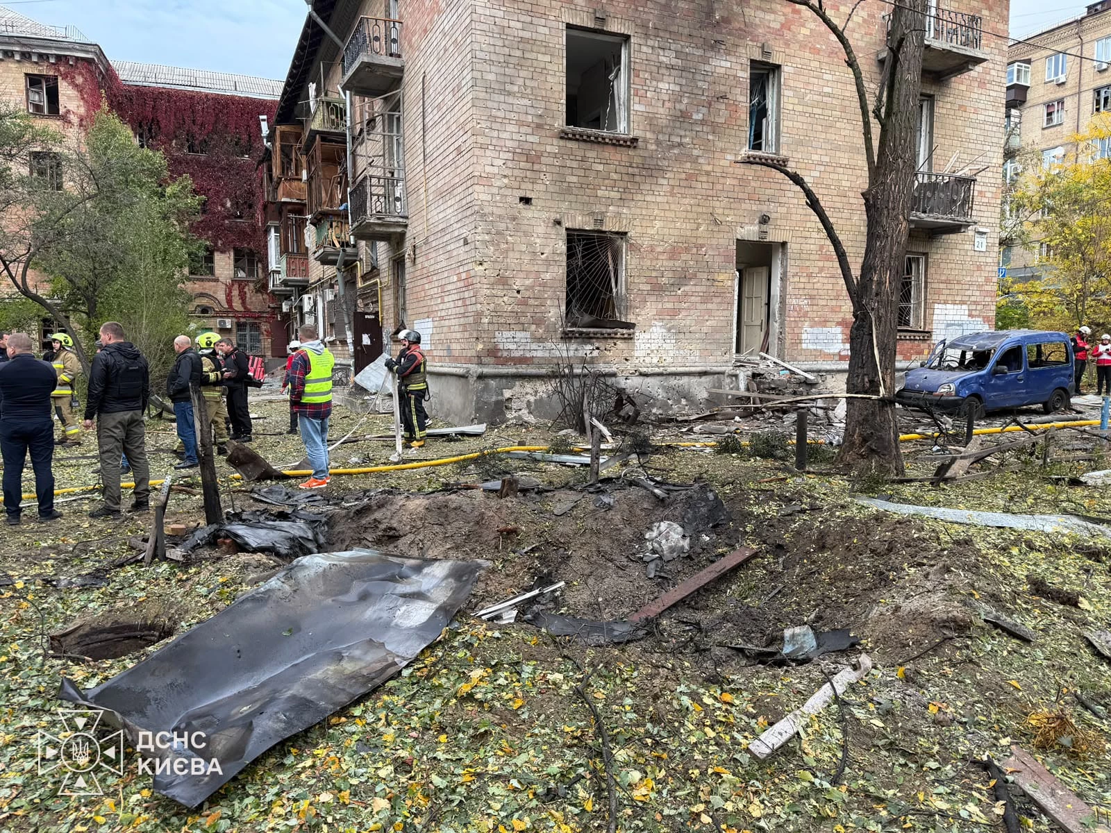 У Печерському районі пошкоджено будинки внаслідок атаки ворожих дронів