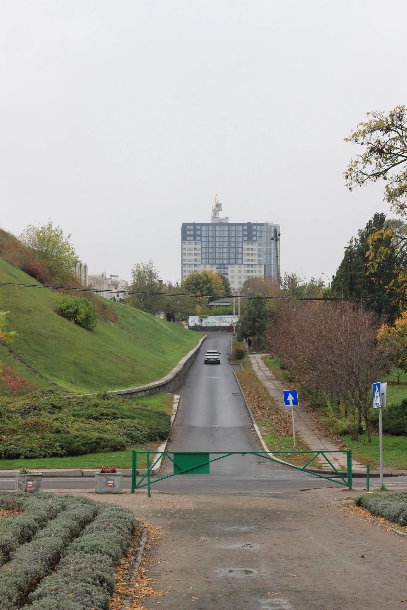 Опублікували атмосферні фото осені в Черкасах. Дивіться