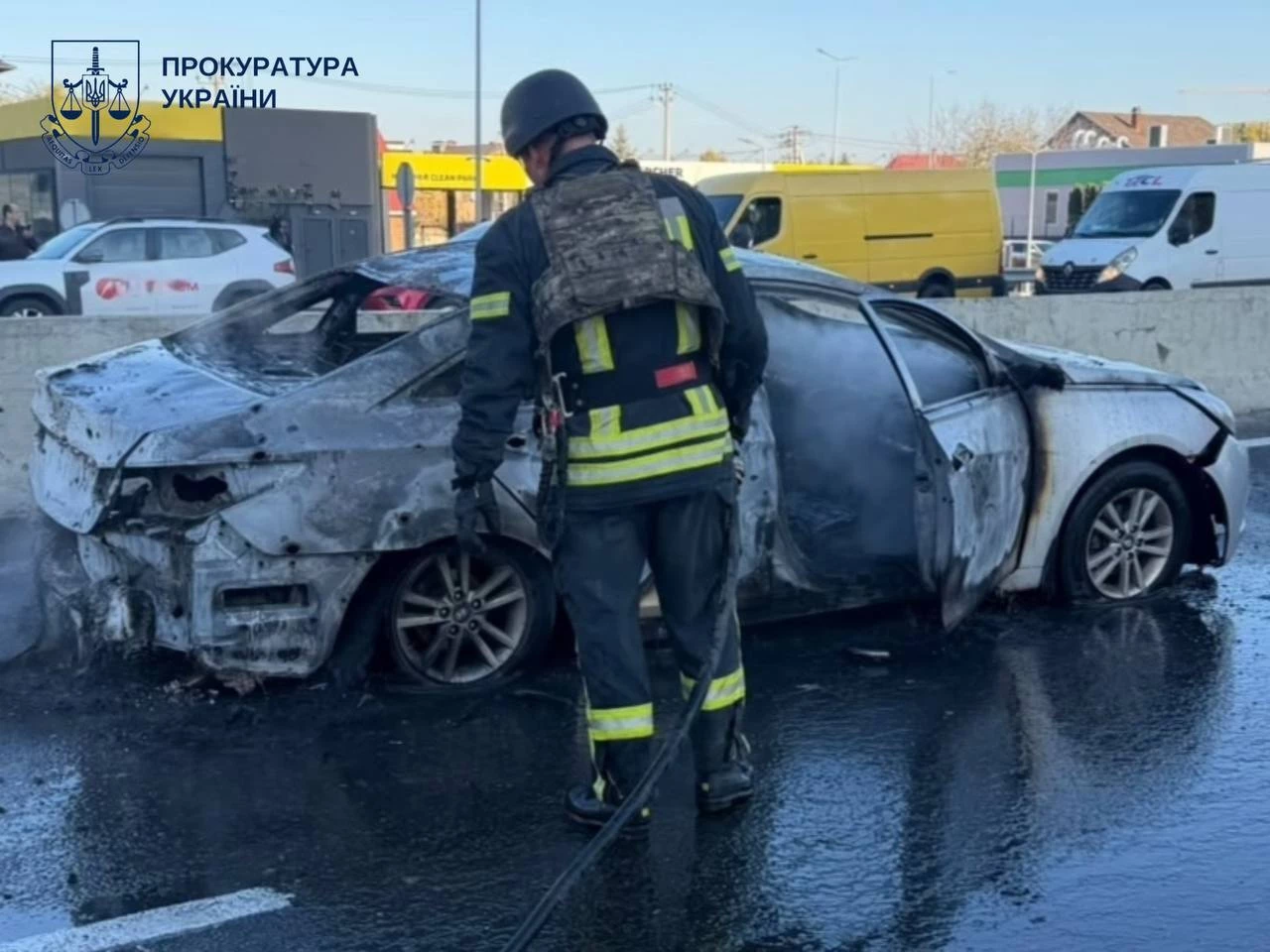 На трасі Київ — Одеса після атаки дрона горять автомобілі: є загиблі та поранені
