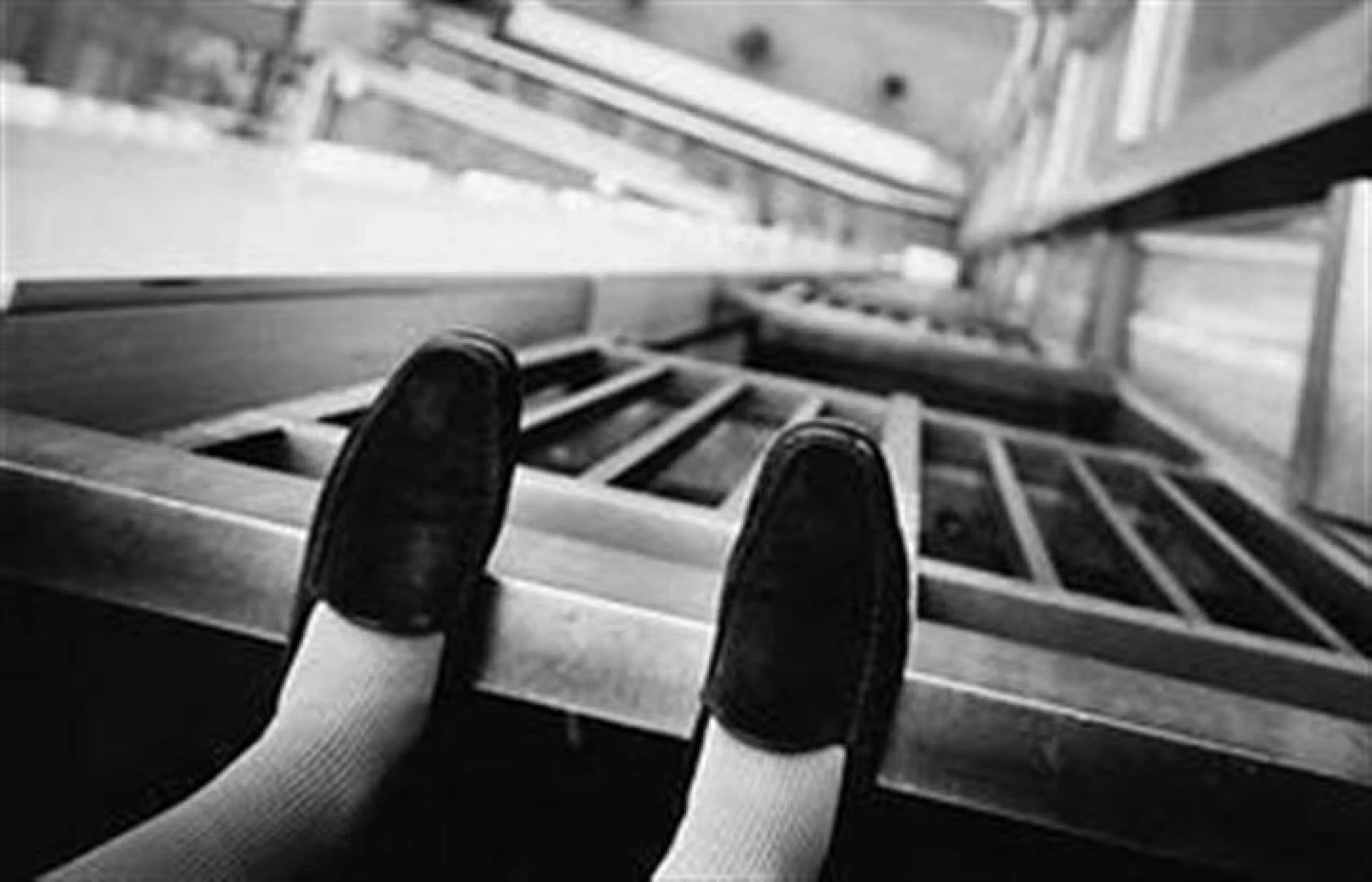 У Києві 13-річна дівчина хотіла стрибнути з даху багатоповерхівки