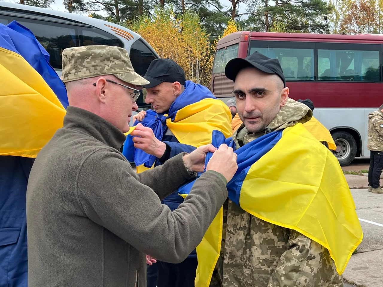 Додому з російської неволі повертаються 270 українців