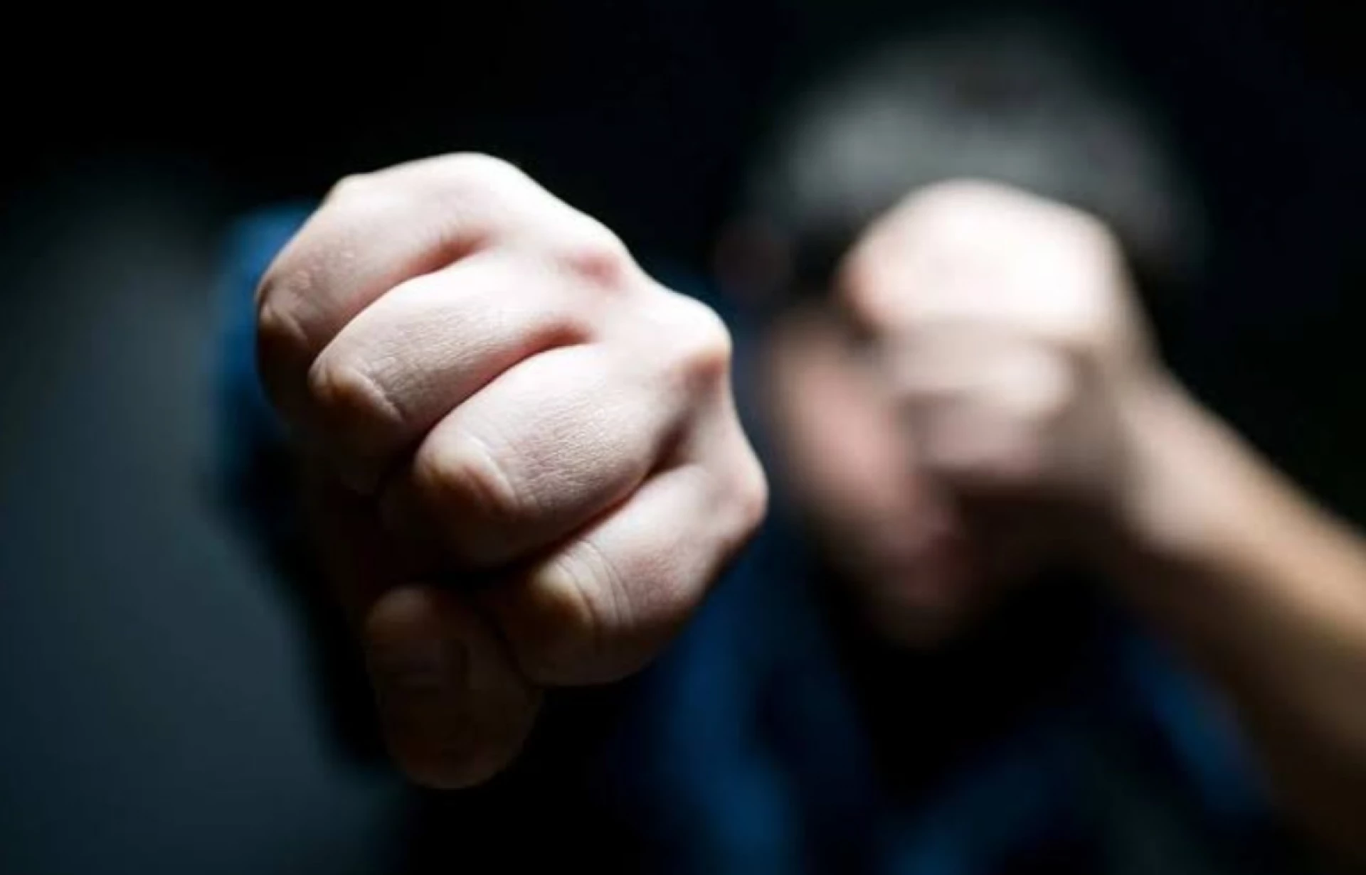 Виявили напівпритомного: чоловік жорстоко побив жителя Золотоніщини