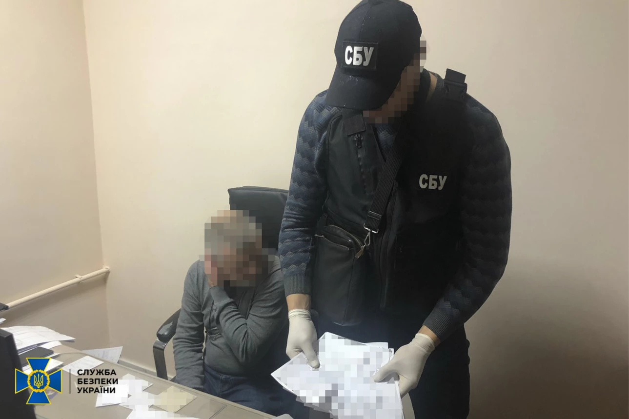 У Дніпрі лікар видавав фейкові свідоцтва про вакцинацію: 2,5 тисячі з «клієнта». Фото