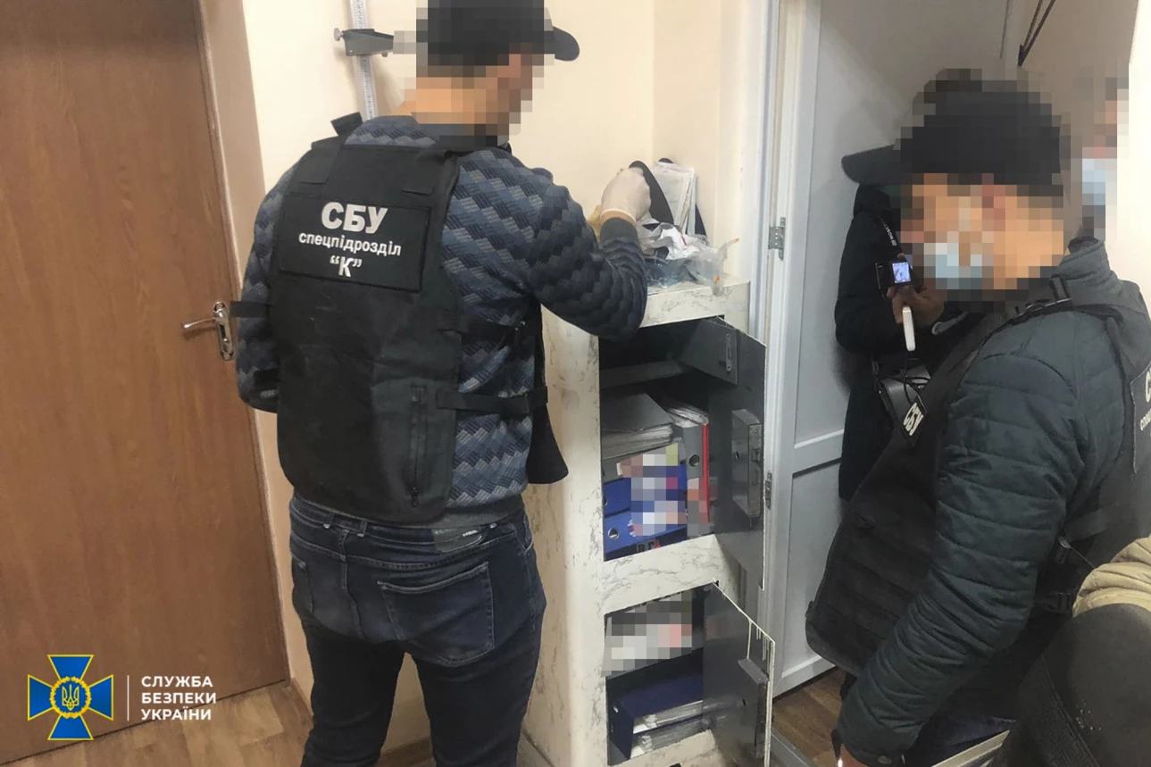 У Дніпрі лікар видавав фейкові свідоцтва про вакцинацію: 2,5 тисячі з «клієнта». Фото