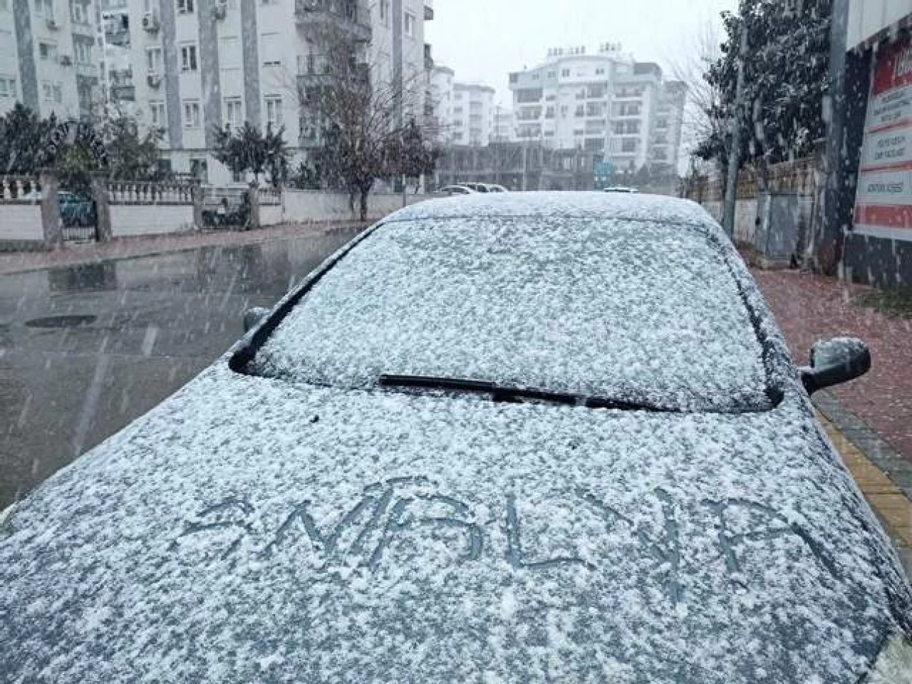 Перший сніг за 30 років. Фото зимової Анталії