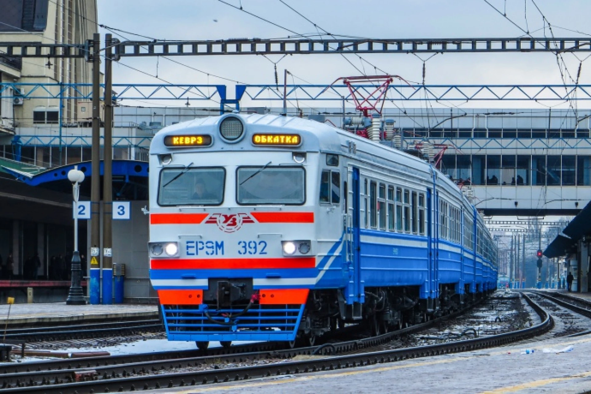 Квиток не потрібно, усі потяги стали евакуаційні