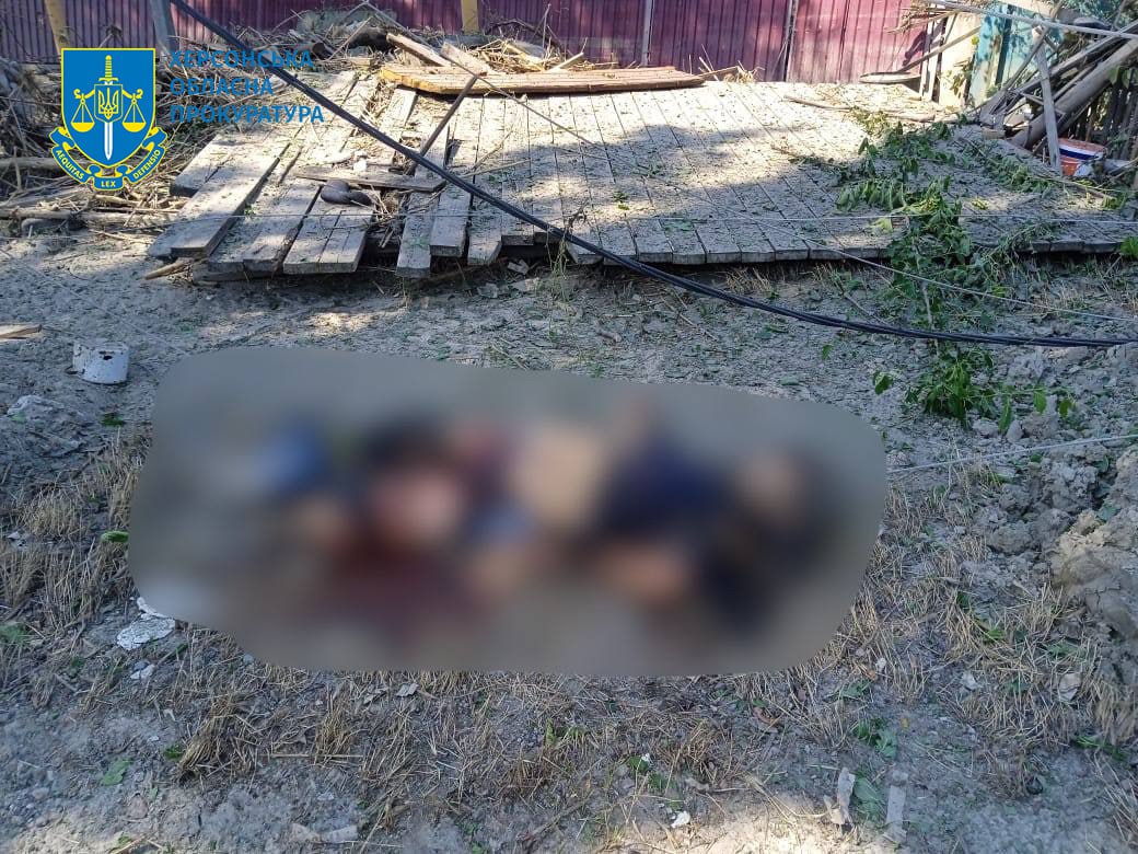 Росіяни обстріляли рятувальників у Херсоні: один загинув, 8 – поранені