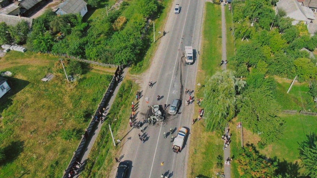 Жахлива ДТП на Рівненщині: одна дитина загинула, ще 8 осіб постраждали