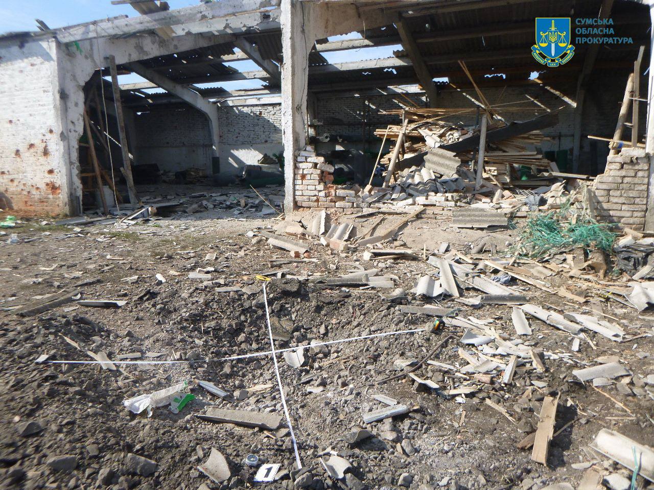 Росіяни обстріляли школу та магазин у Сумській області - фото 3