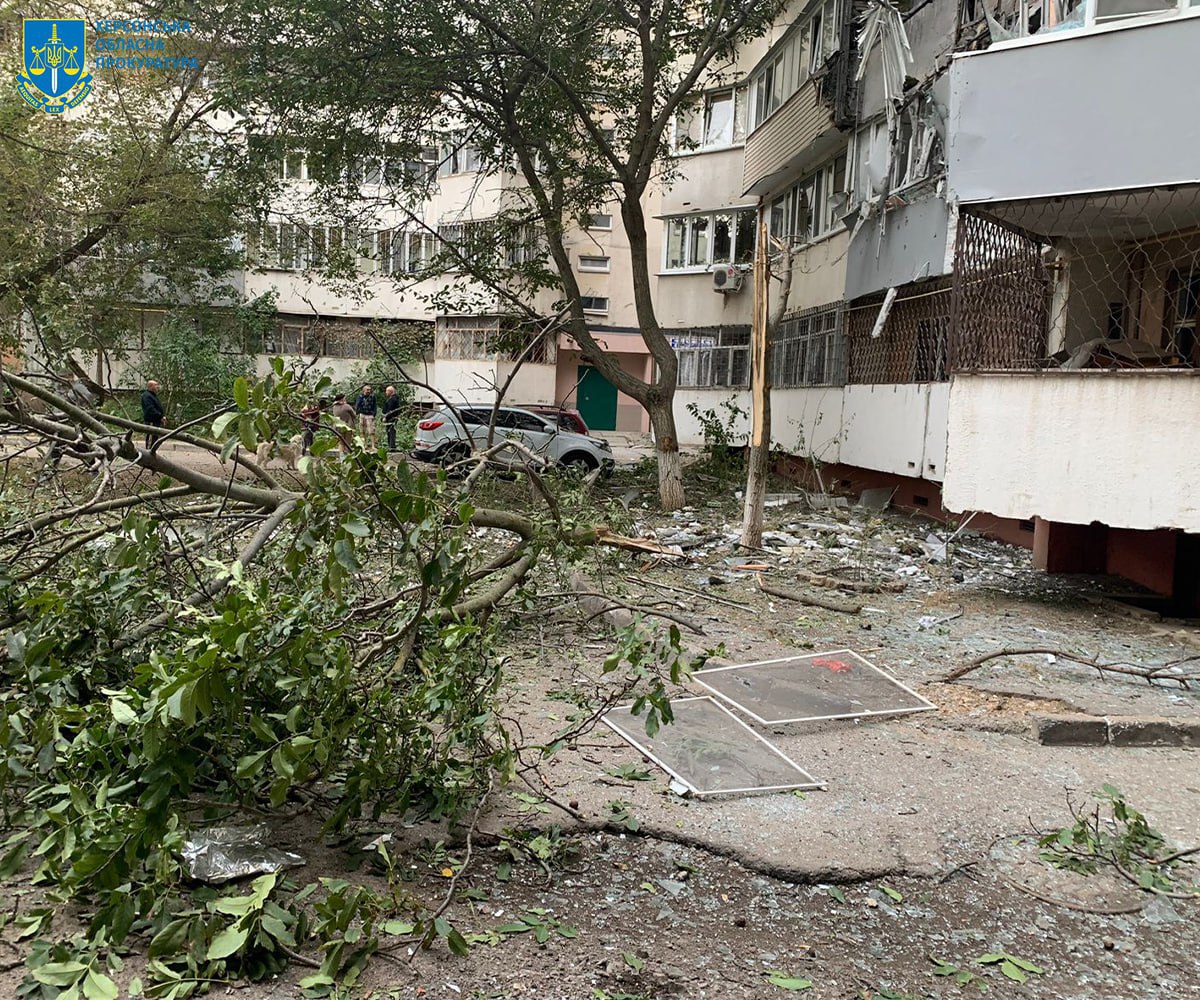 Херсон пережив потужний обстріл: серед травмованих 9-місячна дівчинка