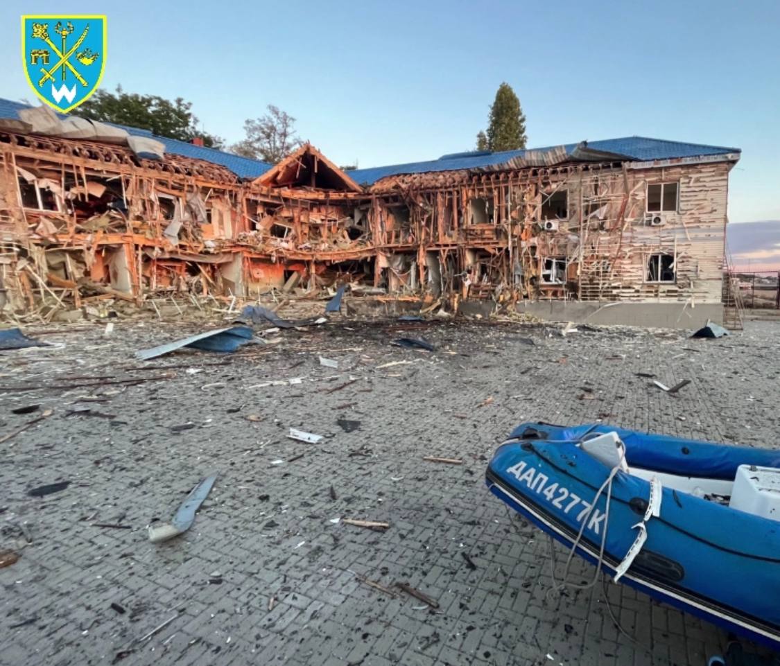 Уламки дронів зруйнували яхт-клуб в Одесі. Фото
