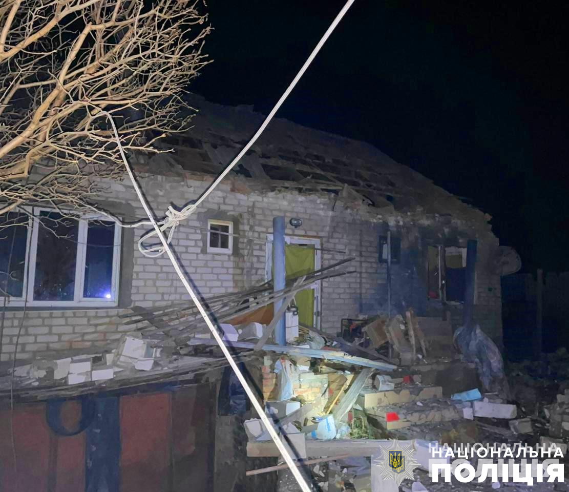 Росіяни обстрілюють Херсонщину: один загиблий, троє поранених - фото 3