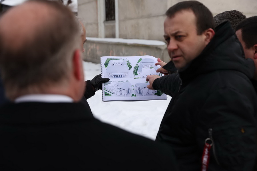 Борзов передав книгу про Голодомор на Вінниччині екс-главі адміністрації президента США Джеймсу Бейкеру - фото 10