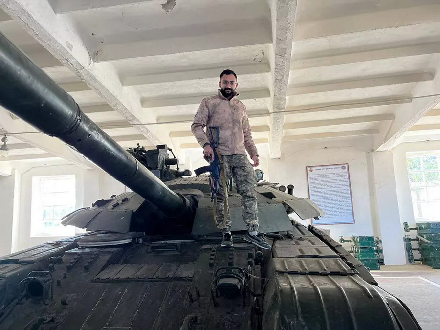 До лав ЗСУ приєднався студент Вінницького медичного університету з Індії - фото 2