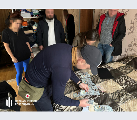 ДБР затримало на хабарі керівника окружної прокуратури на Винниччині - фото 3
