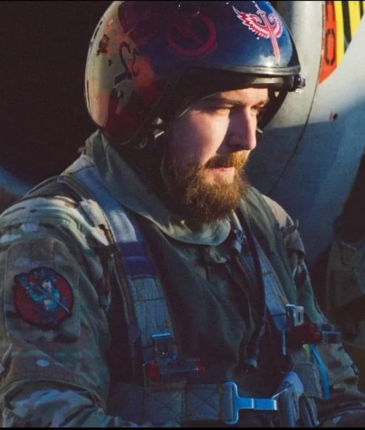 Один з найкращих пілотів Су-25. Історія життя та загибелі льотчика-штурмовика Владислава Рикова з Луганщини